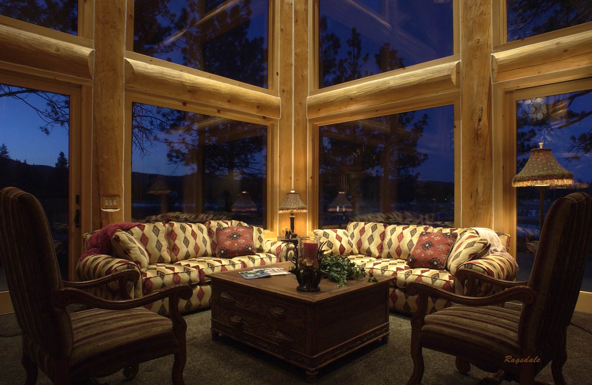 Custom Sierra log home photo