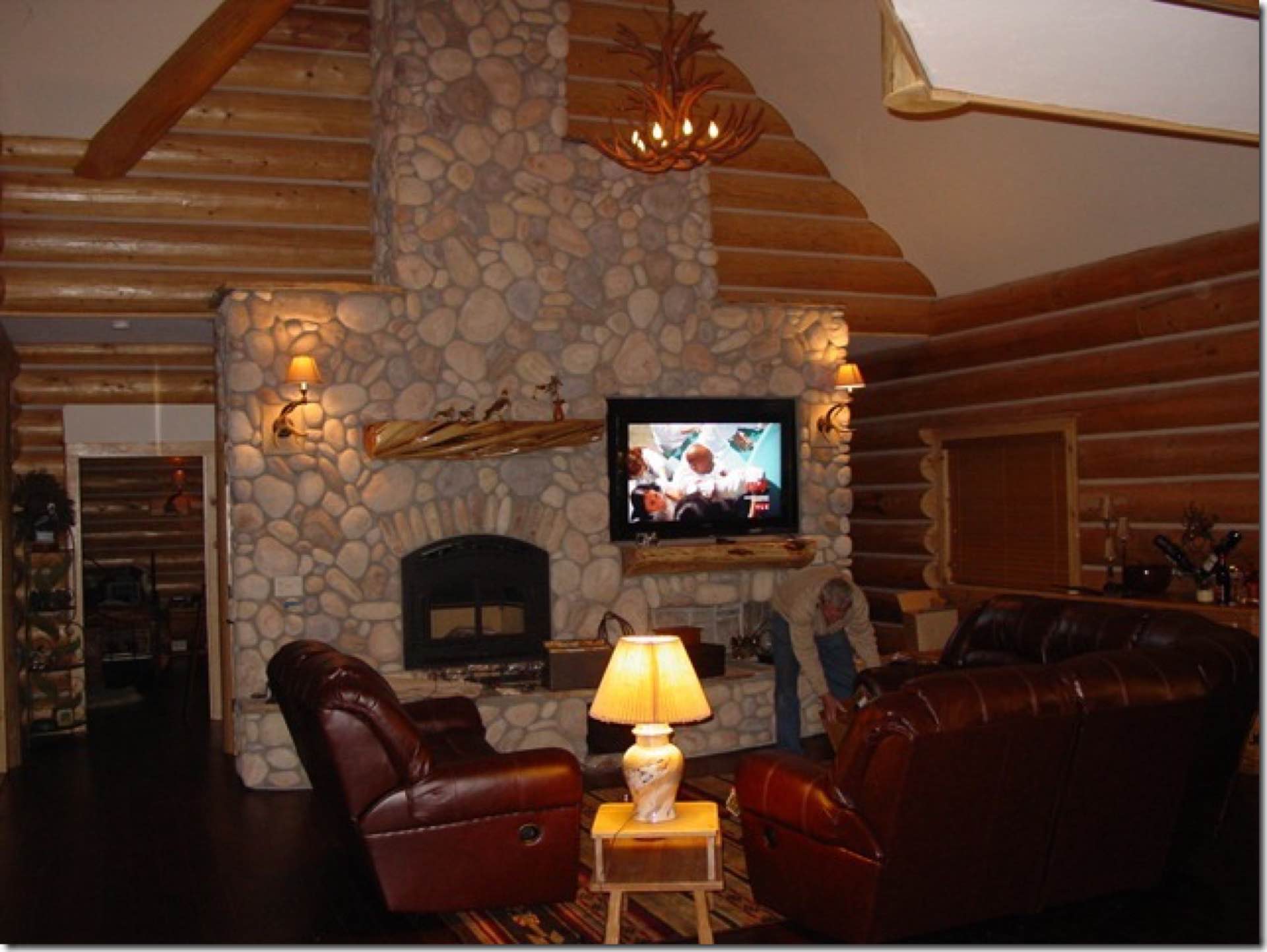 Sierra custom log home photo